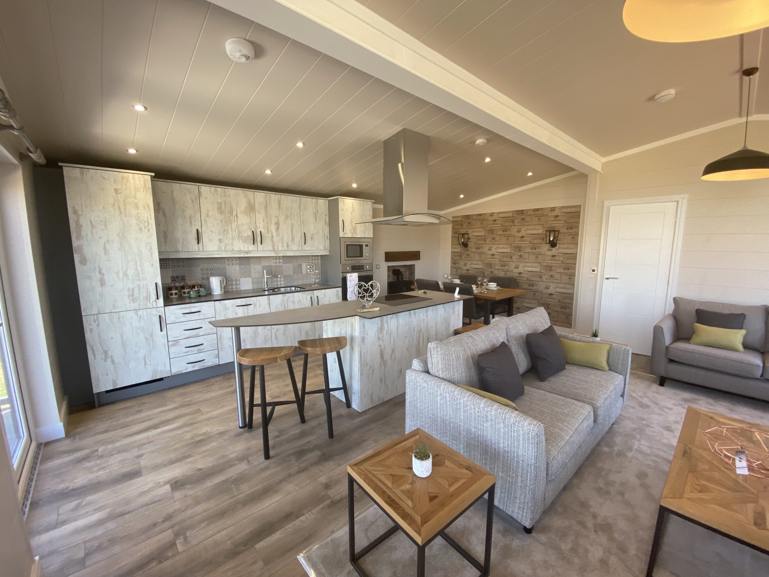 2 bedroom lodge for sale