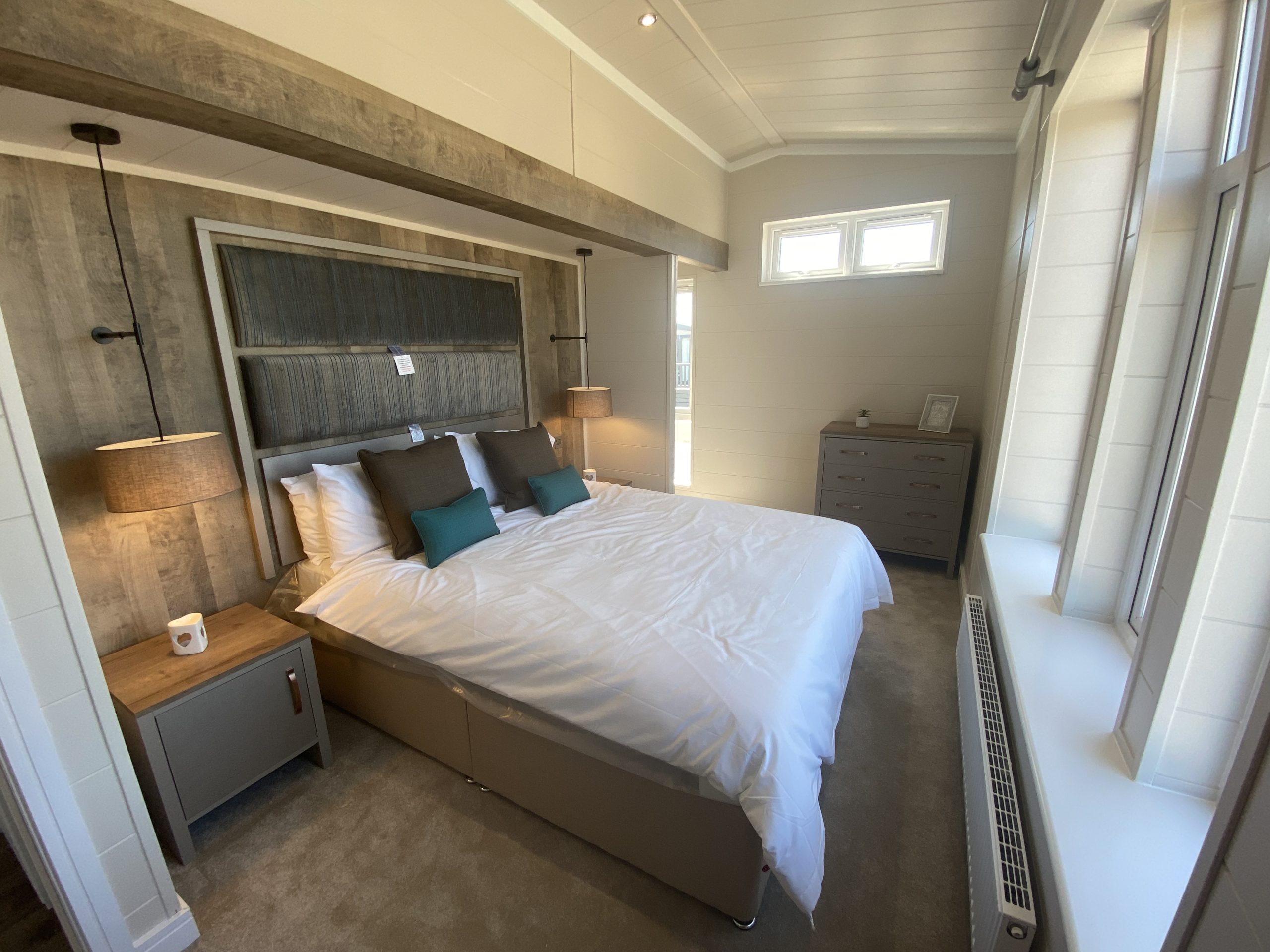 2 bedroom lodge for sale