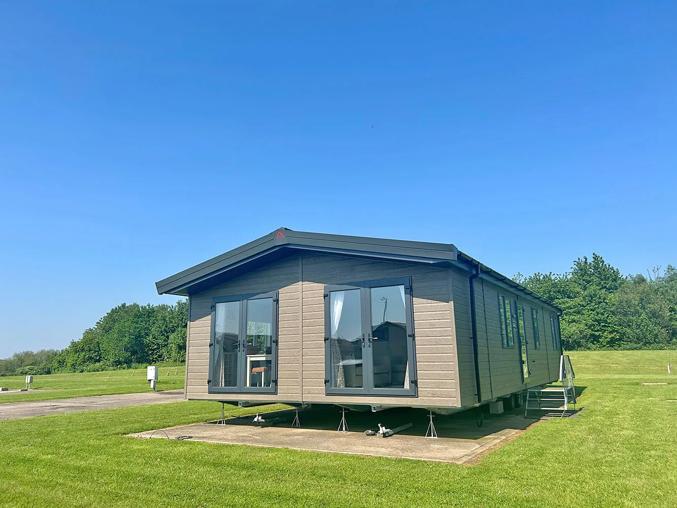 Atlas Wisteria Lodge