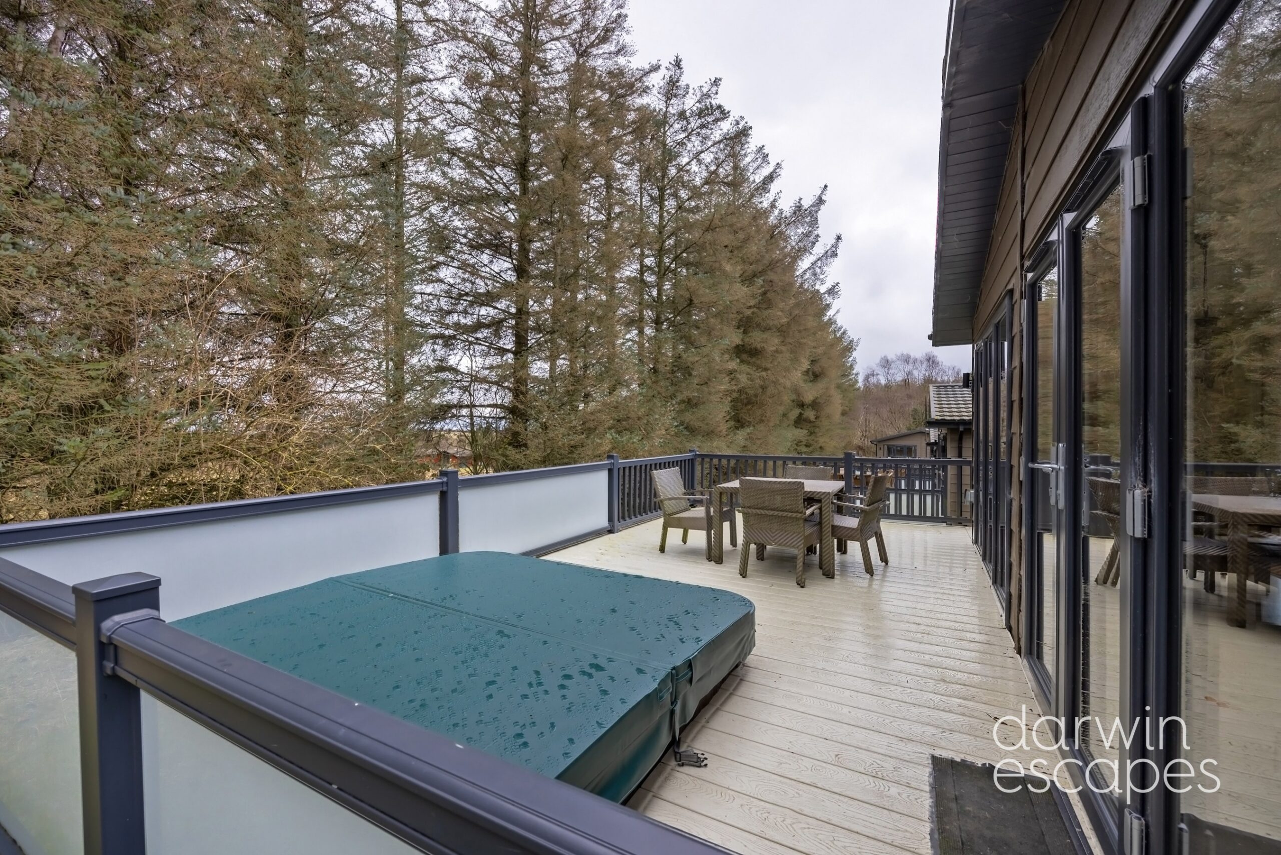 Homeseeker Custom Lodge with Hot Tub